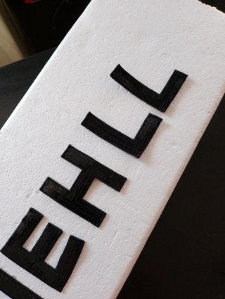Passamaneria a lettere da cucire in paiettes