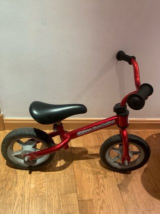 Bicicleta sin pedales Chicco Roja
