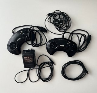 Sega Mega Drive con confezione e Sonic