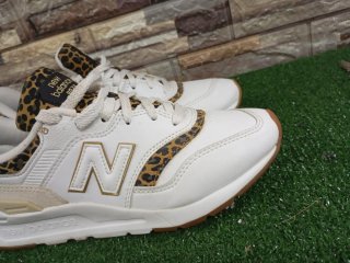 New Balance 997h  Scarpe Donna Beige/Bianco