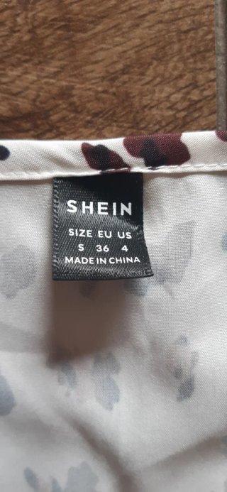 Blusa sin mangas estampado animal