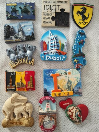 Colección de 110 imanes de viaje