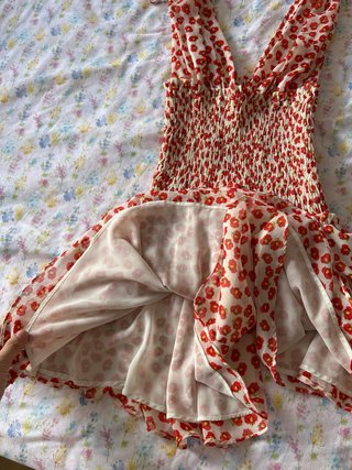 Vestido estampado flores rojas