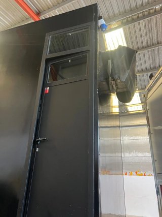Caja vivienda y almacen