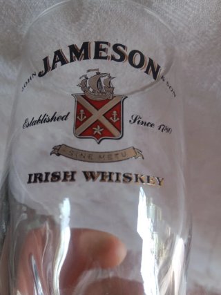 Vasos de whisky John Jameson & son irish whiskey