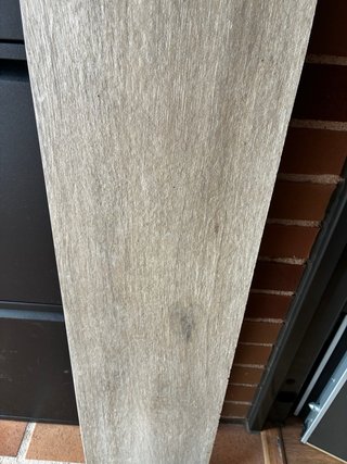 Suelo porcelánico imitación madera beige