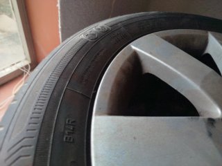 Llantas de aleación con neumáticos Goodyear 205/55