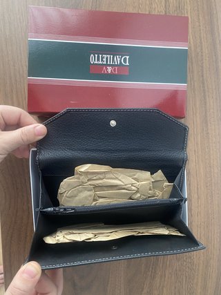 Cartera negra piel Daviletto nueva con broche