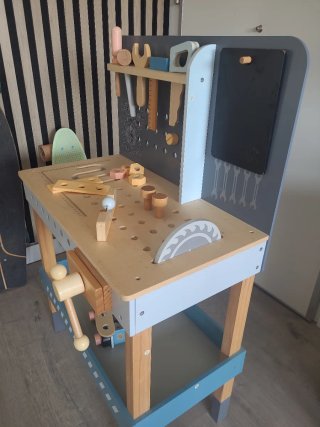 Banco de trabajo de madera para niños