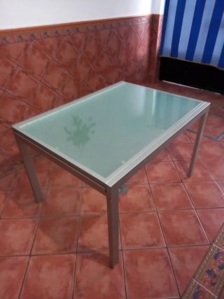 Mesa Salón Cristal y Acero