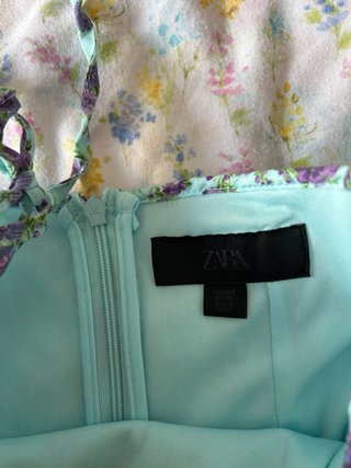 Vestido azul con flores moradas