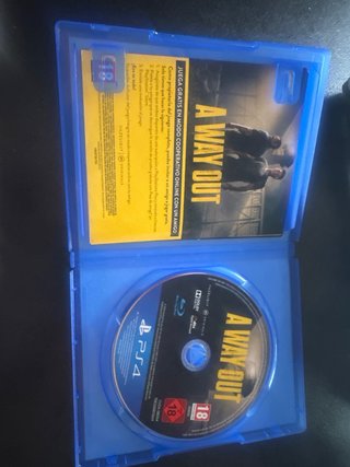 A Way Out - PS4 (PlayStation 4)