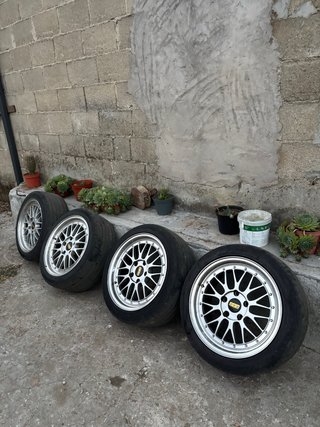 Llantas Japan Racing