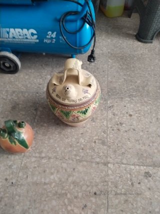 Colección de botijos de cerámica