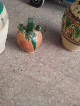 Colección de botijos de cerámica