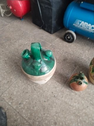Colección de botijos de cerámica