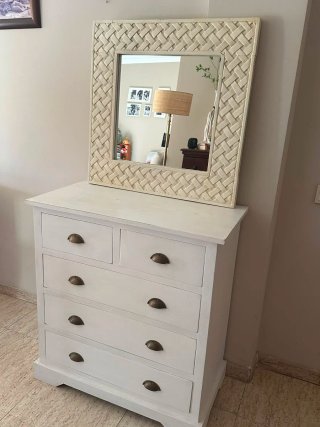 Cómoda Banak Madera Blanca y Dorada