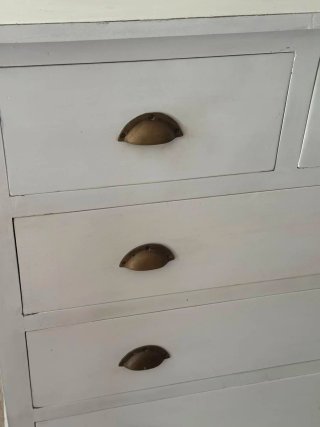 Cómoda Banak Madera Blanca y Dorada