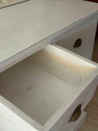 Cómoda Banak Madera Blanca y Dorada