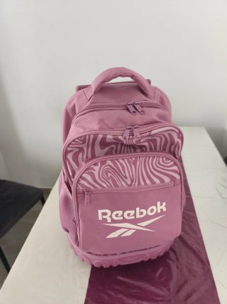 Mochila Reebok con ruedas color lila