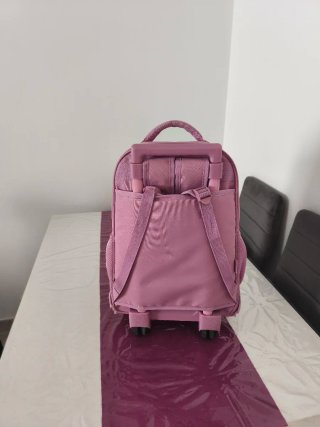 Mochila Reebok con ruedas color lila