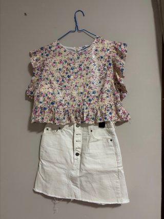 Top Zara floral lentejuelas volantes