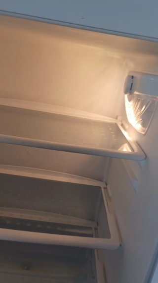 Frigorífico blanco con congelador