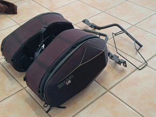 Alforjas Shad E-48 con soportes.