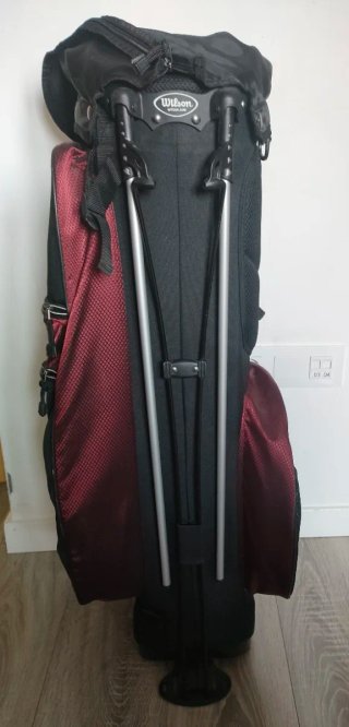 Bolsa de golf Wilson negra y roja