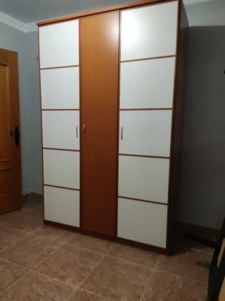 Dormitorio Matrimonio: Cabecero, Mesitas,armario