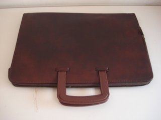 Cartera portadocumentos de piel marrón