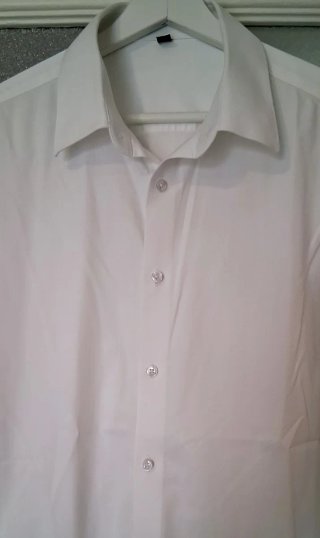 Camisa blanca de chico