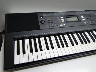 TECLADO MUSICAL CON TRANSFORMADOR (182606)
