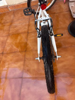 Bicicleta infantil BTWIN blanca