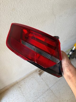 Faro Audi A3 Izquierdo, esta completo, los pilotos