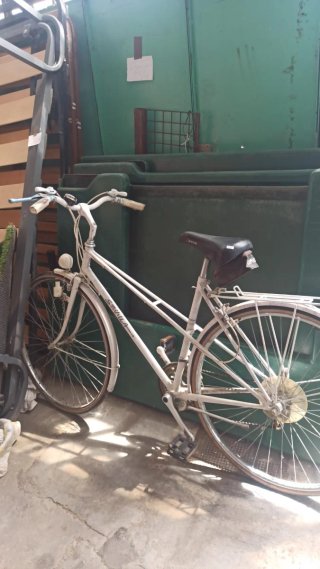 Se vende Bicicleta Blanca Sevilla 100€