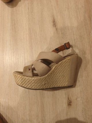 Sandalias cuña Tommy Hilfiger beige Talla 36 EUr