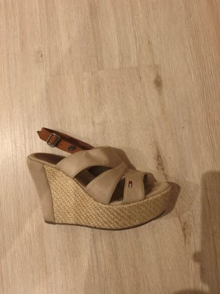 Sandalias cuña Tommy Hilfiger beige Talla 36 EUr