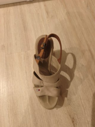 Sandalias cuña Tommy Hilfiger beige Talla 36 EUr