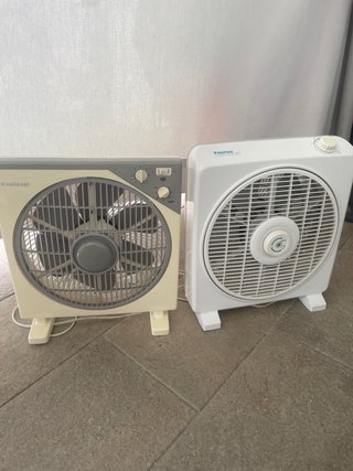 Coppia di ventilatori da tavolo, entrambi a 20€