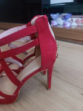 Sandalias de tacón rojas