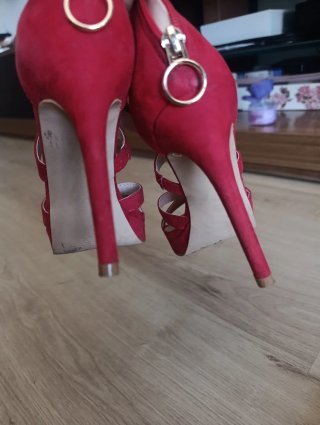 Sandalias de tacón rojas