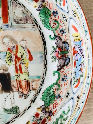 Plato de porcelana china antiguo
