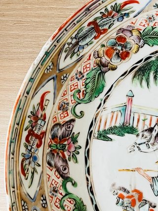 Plato de porcelana china antiguo