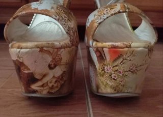 Sandalias tacón ancho y plataforma  Espectaculares
