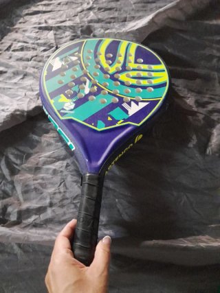 Pala de pádel.