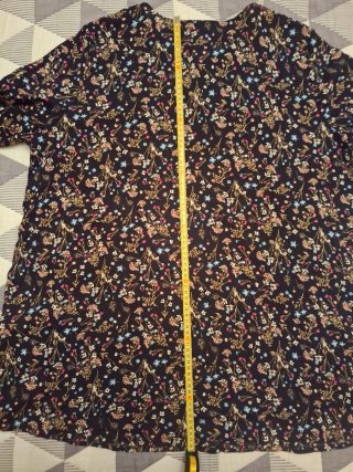 Blusa de flores C&A NUEVA