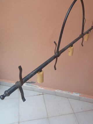 Lámpara de forja rústica