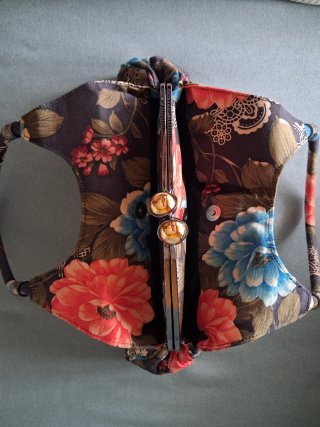 Bolso boho con abalorios