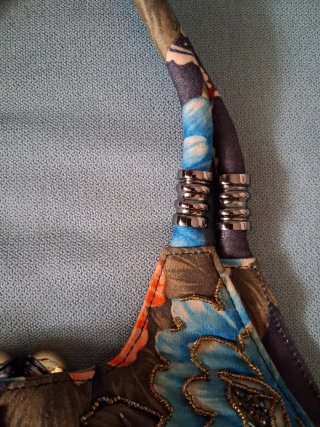 Bolso boho con abalorios